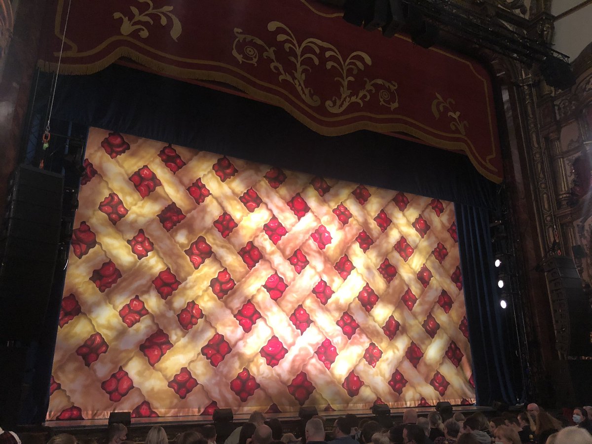 dramability's tweet photo. What a show and what a cast! Fabulous time last night seeing @WaitressUK at @gohbelfast We LOVED it! Laughed, cried and were just in awe of the performances 🌟 https://t.co/PSKOE9MefS