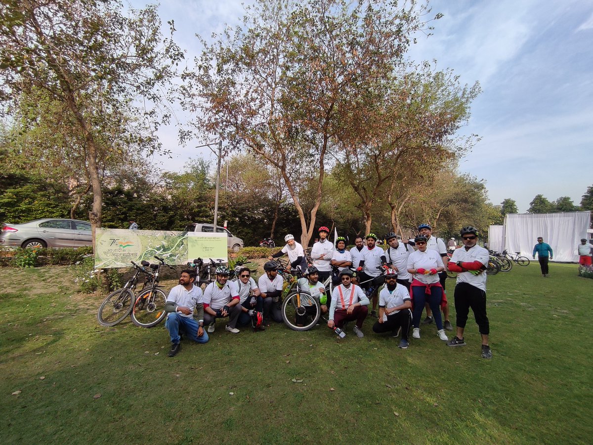 official_dda's tweet photo. आवर्तन रैली - the concluding event for ‘Azadi ka Amrit Mahotsav’ was held this Sunday that was flagged off from Asita west and passing along Raj Ghat and other memorials of national importance taking a 9km route along Yamuna. About 80-100 cyclists participated in the rally.
#DDA https://t.co/JI6Uo7NToy