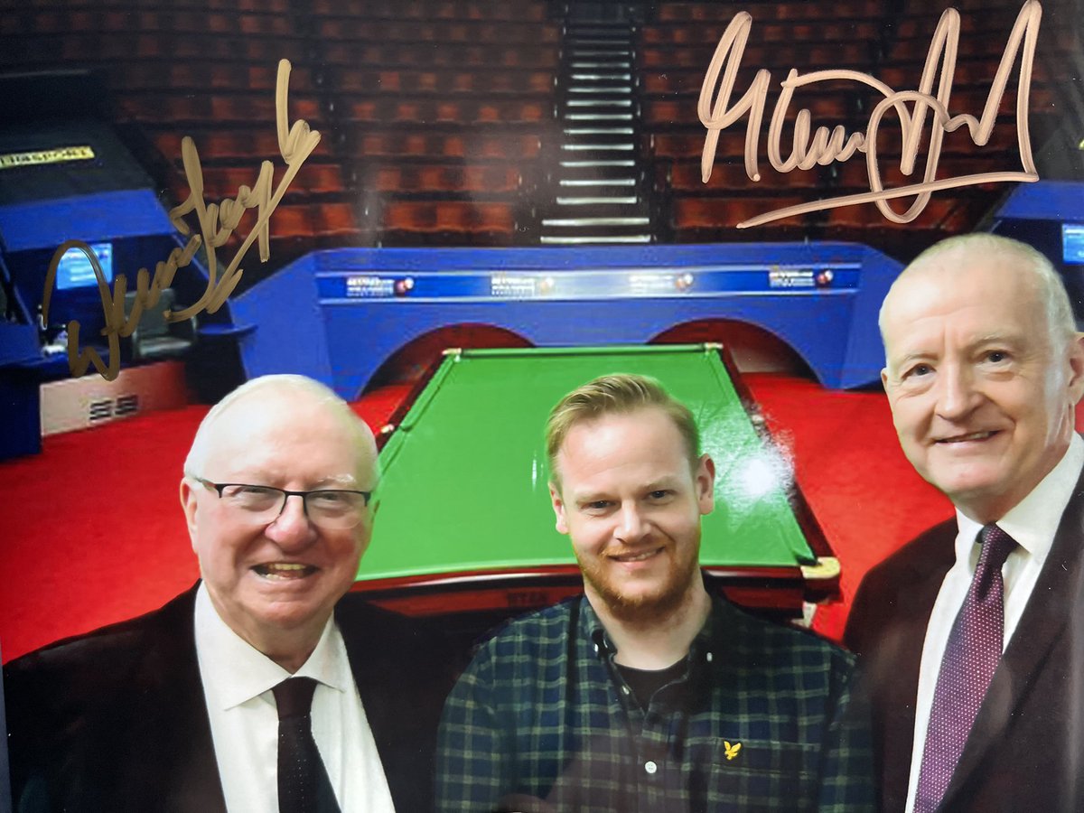 homerandy's tweet photo. What an honour to meet 2 of my sporting heroes @dennistaylor147 and @SteveSnooker genuinely nice blokes with some funny stories. Great night. https://t.co/QFNrXs51Eu