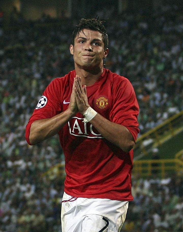 Footballtweet's tweet photo. The Manchester United shirts of the 2007/08 season was GOAT. ❤️🖤💙 https://t.co/IllsVs4miQ