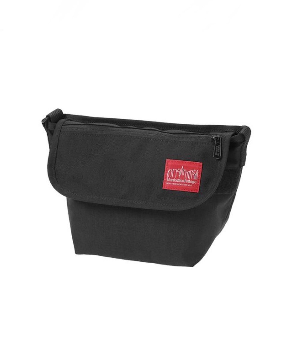 mp_expocity's tweet photo. 【Casual Messenger Bag NYC Print 2022SS】
⁡
number:#MP1603NYC22SS
Color: Black 
Price:¥9,680(tax in)
Size: 横29×高さ18×マチ11cm
Staff:156cm https://t.co/t8VGDm73h4