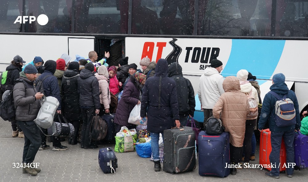 AFP's tweet photo. #BREAKING More than 1.5 million refugees flee Ukraine in past 10 days: UN https://t.co/ypeSdy9aKI