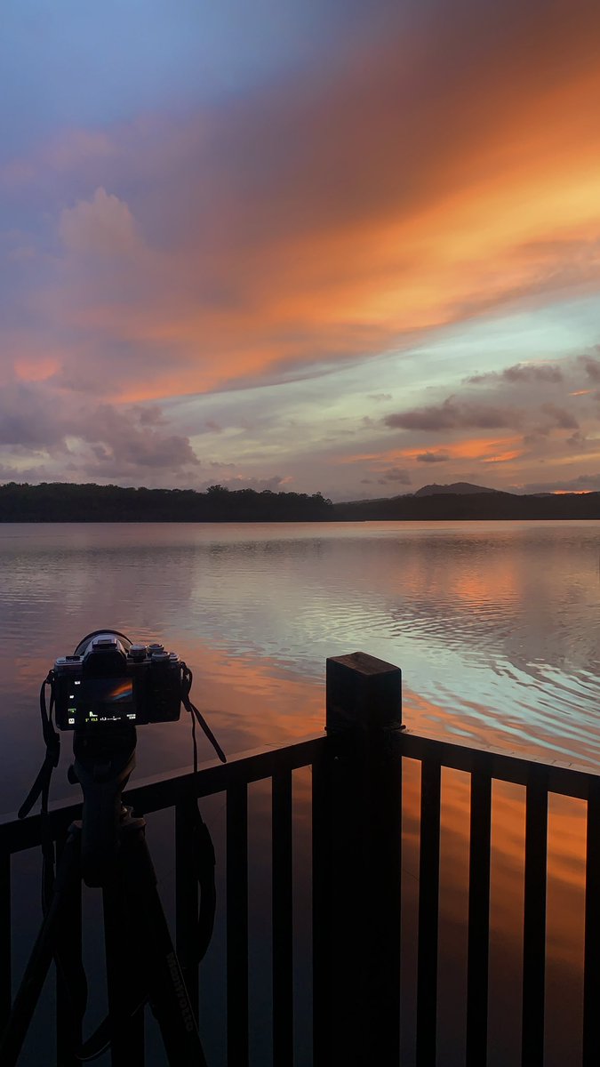 Burning sunsets set my soul on fire 🤍 Show me your favourite sunset photo, I’ll share my favourite! #photographer #sunsetphotography #nftphotographer #nftphotography