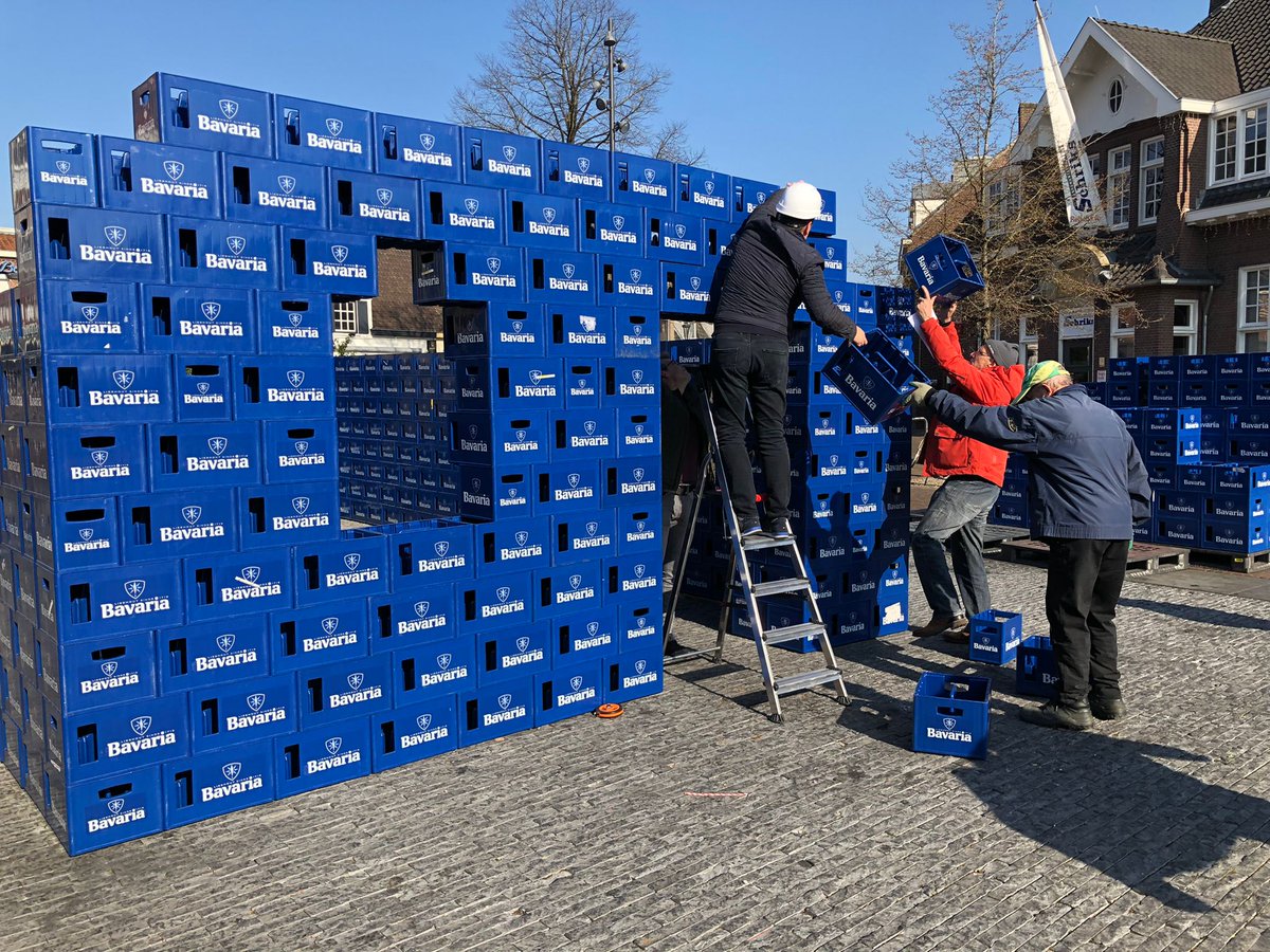CDAsten's tweet image. Gisteren vroegen we op een ludieke manier aandacht voor de woningmarkt door ons eigen huis in één dag te bouwen van bijna 1.000 bierkratten. Wil je weten wat wij als lokale CDA-afdeling willen doen voor de woningmarkt? Check deze link: lnkd.in/ed67k88R