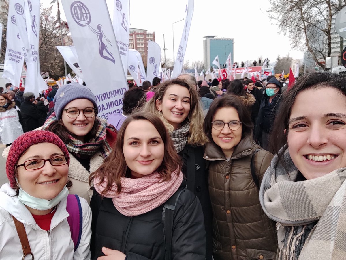 gulermelike_'s tweet photo. Aydınlık Gazetesi olarak @ckdgenelmerkez_'nin "Yükselen Kadın Yükselen Türkiye" mitingini Anıtkabir önünden takip ediyoruz ✊

Üreten kadın, bağımsız Türkiye mücadelesinde birlikteyiz 🇹🇷 https://t.co/MNB6YlYfuF