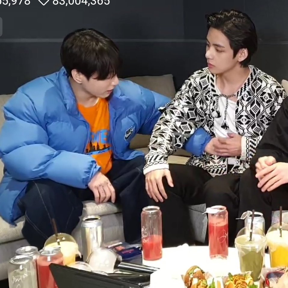 taestheticgukie's tweet photo. the hands ???! taekook ??? https://t.co/6nwcDBwVda