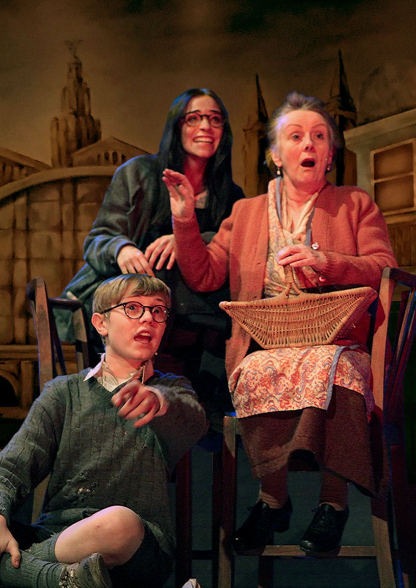 Grand_Theatre's tweet photo. Adapted from Helen Forrester’s autobiography, Twopence To Cross The Mersey is a period drama set in the 1930’s in the midst of the Great Depression. Be sure to book your tickets for this superb show🎭
https://t.co/HMsyp820Nm
#EveryoneHasAThing #Drama #Theatre @TwopencePlay https://t.co/H0K3KC643P