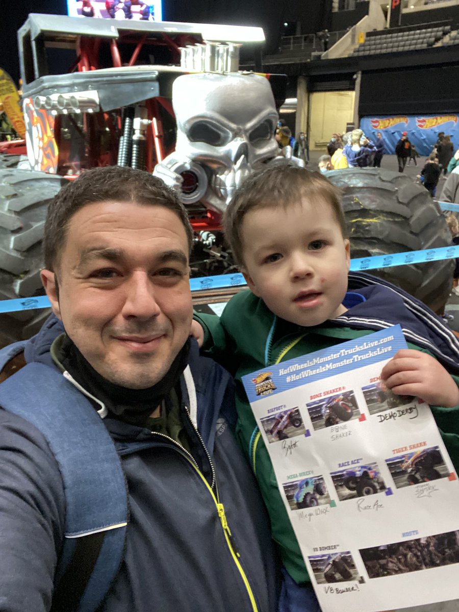IrishHiggers's tweet photo. Can’t wait for the crushing!! #HotWheelsMonsterTrucksLive https://t.co/iurM7ZZ60m
