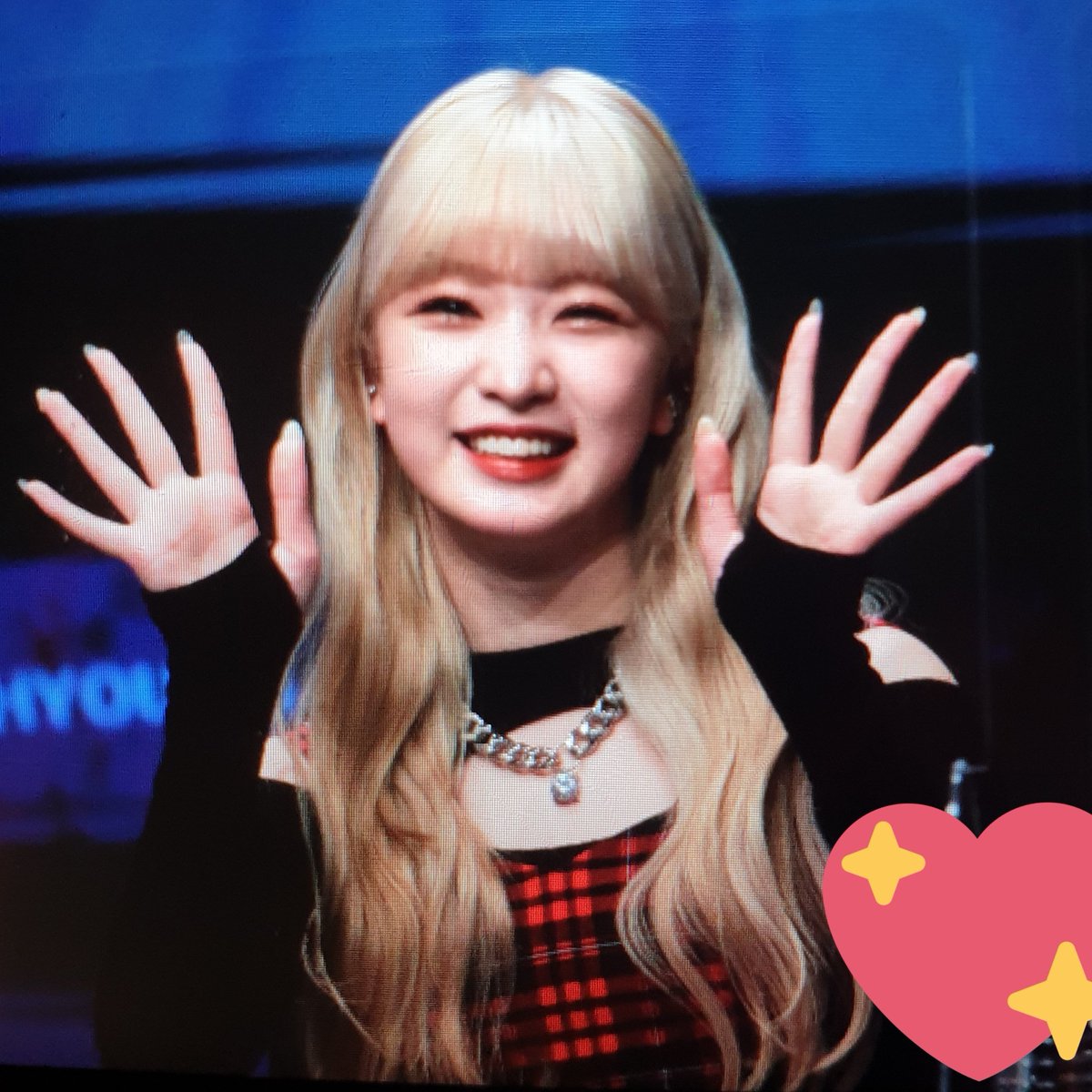 harunapics's tweet photo. 220306 © myioverxmy
it's haruna's first ever offline fansign 🐱 https://t.co/dLRs8rRqtG