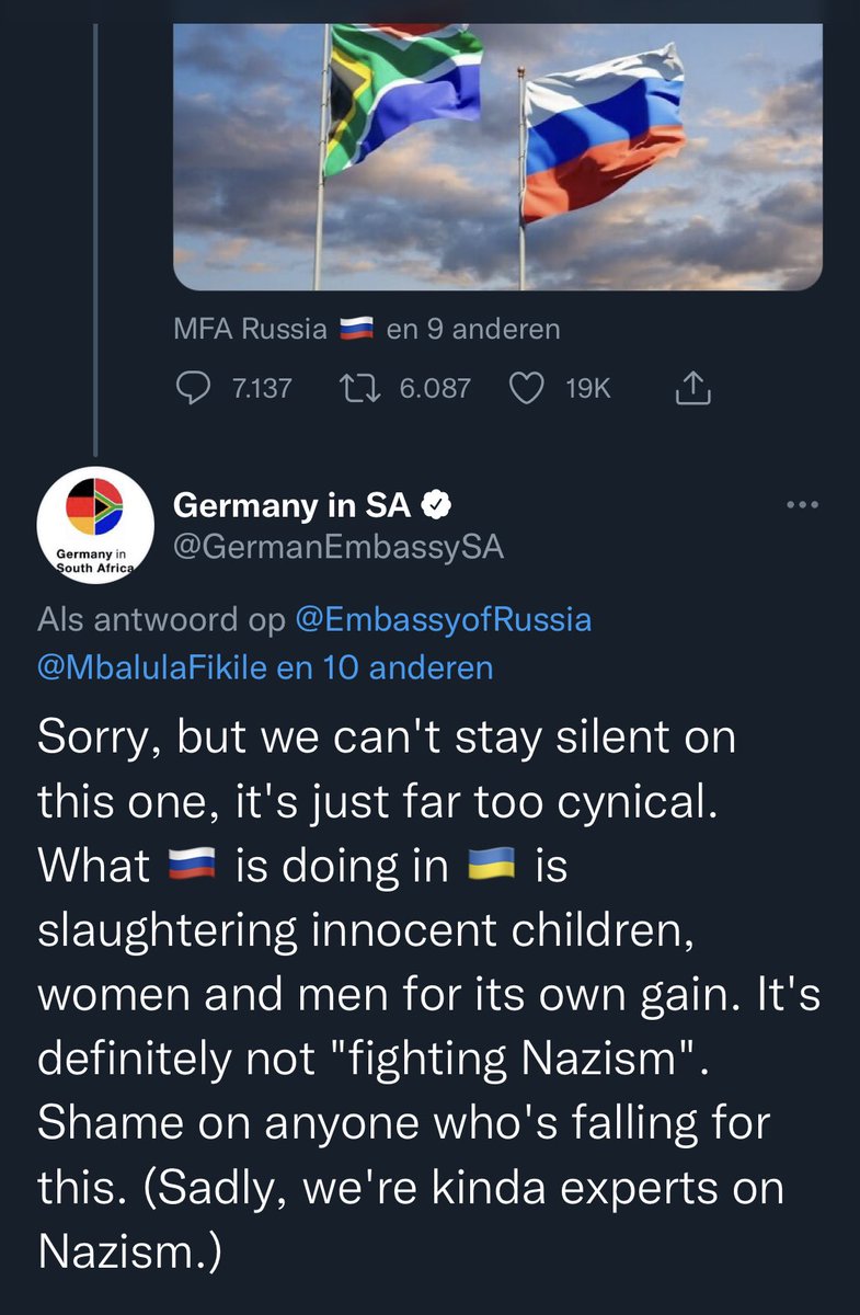 Duitse ambassadeur in Zuid-Afrika kan zich niet inhouden, nadat de Russische ambassadeur daar bedankt voor ‘alle steunbetuigingen voor de Russische strijd tegen nazisme in Oekraïne’: “Iedereen die hier intrapt: schaam je. (Helaas zijn we soort van experts in nazisme.)” #Oekraïne