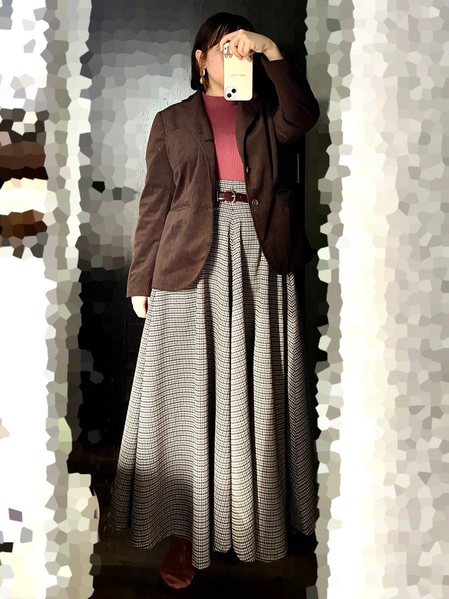 ajitama_topping's tweet photo. 最近の千鳥スカート着画📸
やっぱり私は千鳥が好き🥺❤️‍🔥
左→千鳥スカートとコーデュロイジャケットとグランマベルト
右→千鳥スカートとprofloomのthree intuck blouse
#foufou #profloom https://t.co/raVFzGEJjF