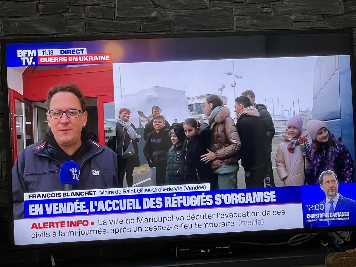 SFRIMAUDEAU's tweet photo. Solidarité vendéenne pour l’accueil des réfugiés Ukrainiens 🇺🇦
Bravo François Blanchet 👍 https://t.co/wJrvngwxmh