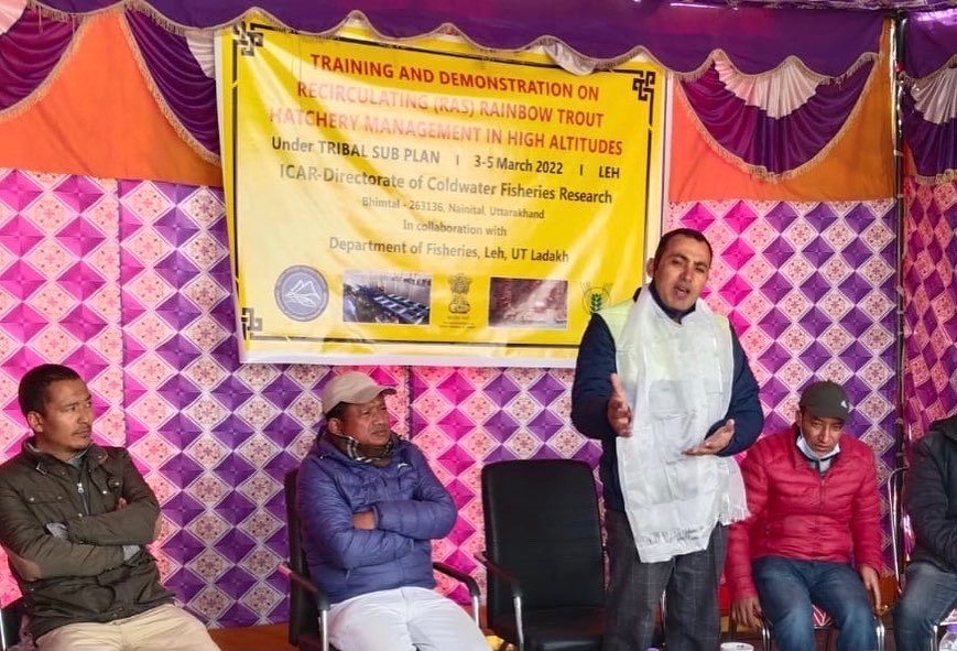DIPR_Leh's tweet photo. One day training cum demonstration programme for fish farmers/officials of #Fisheries Dept, #Leh was organized by #ICAR - #DCFR, Bhimtal, #Uttarakhand, in collab with Dept of Fisheries, Leh at Chuchot Shamma on March 5. The programme was presided over by Secy, @Ravinder_Dangi1 https://t.co/qIV24y33U1