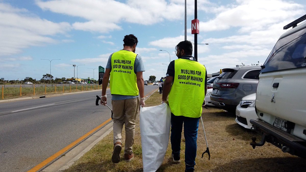 ahmadiyya_sa's tweet photo. Thanks to all our volunteers for taking part in Clean Up Australia Day @KeepSABeautiful #CleanUpAustraliaDay https://t.co/SfD1BWV7NQ