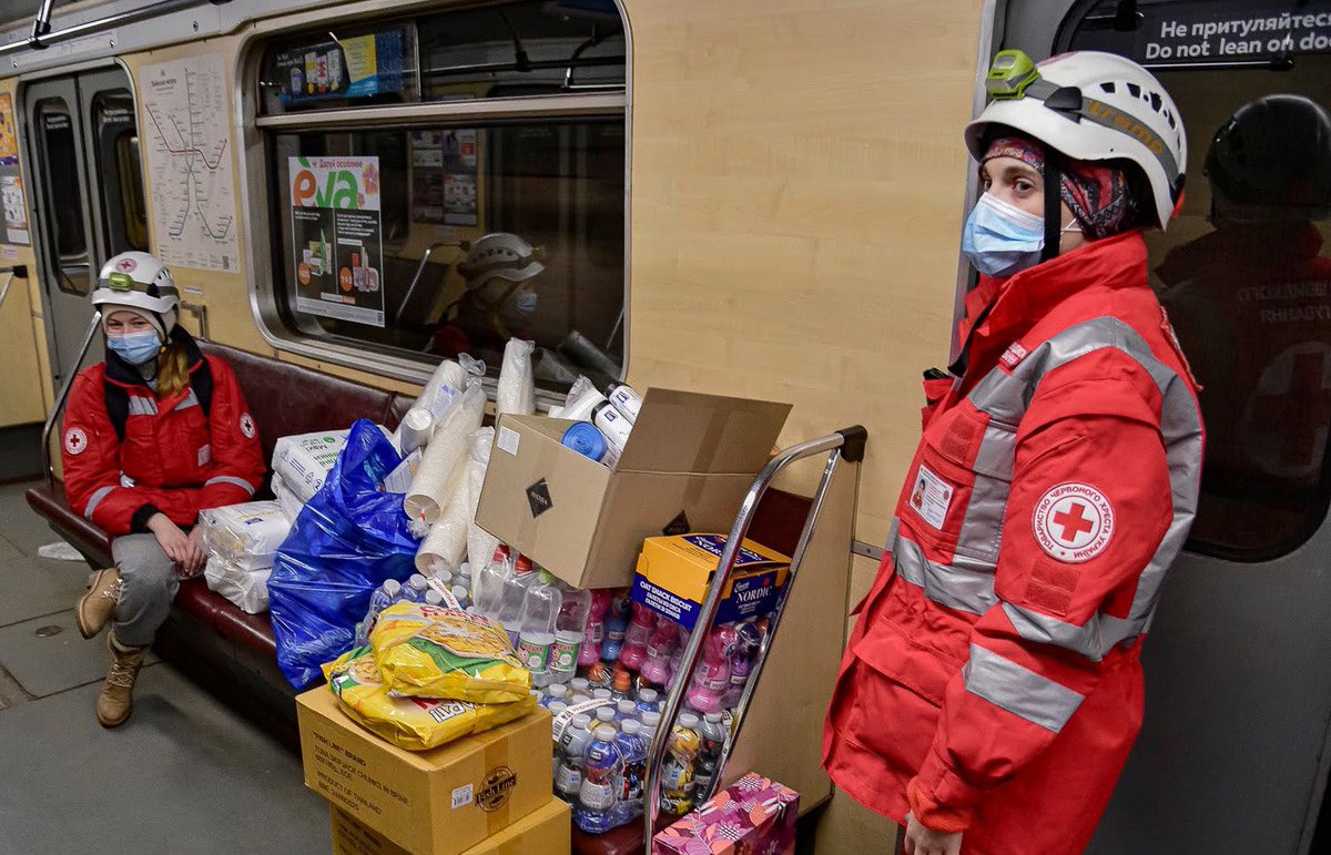 Francescorocca's tweet photo. In these very difficult times, the work of our #RedCross volunteers inside and outside #Ukraine is a sign of hope. Civilians and humanitarians must be protected. Humanity must prevail. We @ifrc will continue to scale up our humanitarian support. https://t.co/2Sv2w2p1RY