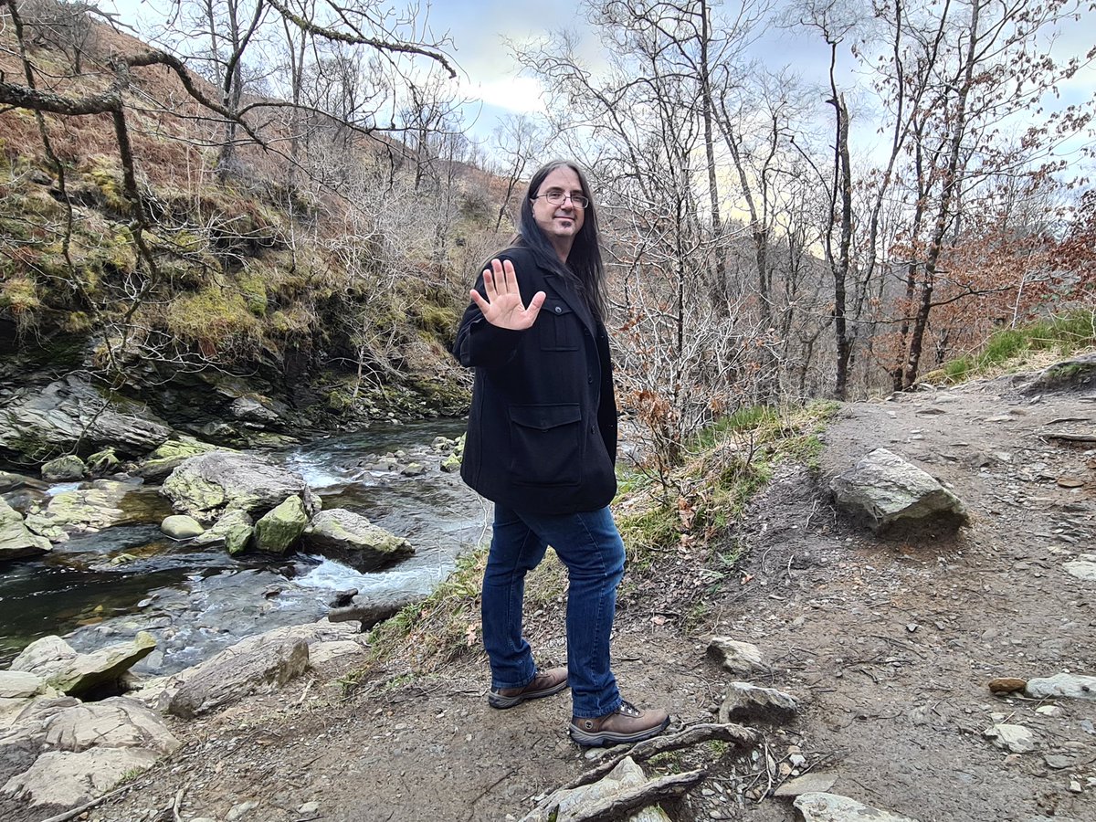 phlinger's tweet photo. Hello from Scotland. I’m still on my newest adventure and loving it. https://t.co/6NmgiHdRKo