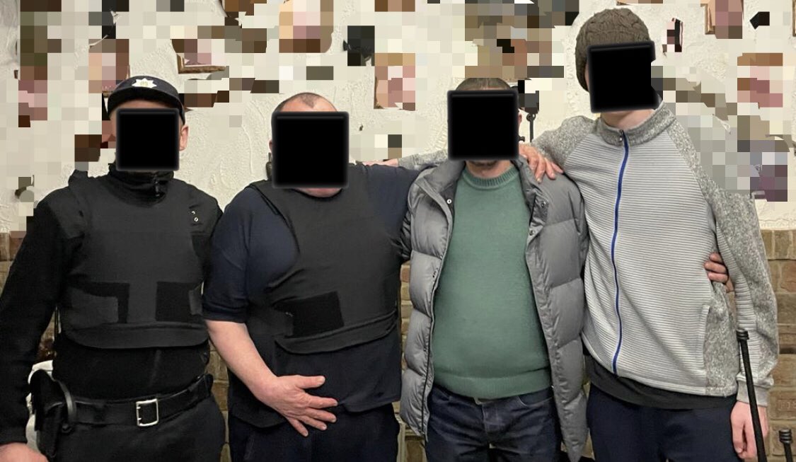 Sebasti6460310's tweet photo. Ukrainians are tearing me up with their hospitality! They are at war and still feed me their best food and gift homemade vodka. 
The 2 legends on the left told me they will fight to the death. The best I could do was give them our body armours. They will need it more than we do. https://t.co/HapMMrKZaM