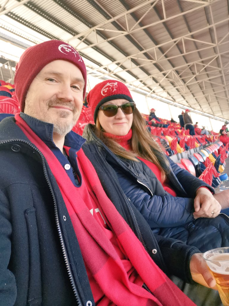 DHaych80's tweet photo. Some great attacking rugby from Munster last night #SUAF #munsterrugby #offloadcity https://t.co/RVidleMFcq