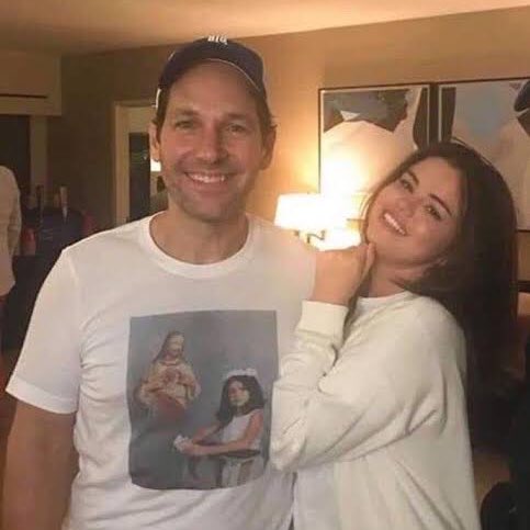 badgalsellly's tweet photo. selena gomez and marvel characters are always good combination https://t.co/GrXIkp5VrB
