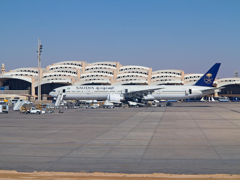 avpak3's tweet photo. Information for passengers traveling to Saudi Arabia.

* Negative result of PCR test or a rapid antigen test for COVID-19 not required.

* Institutional quarantine and home quarantine not required.

* Airlines to refund institutional quarantine packages fees to passengers. https://t.co/utUXGlc3eY