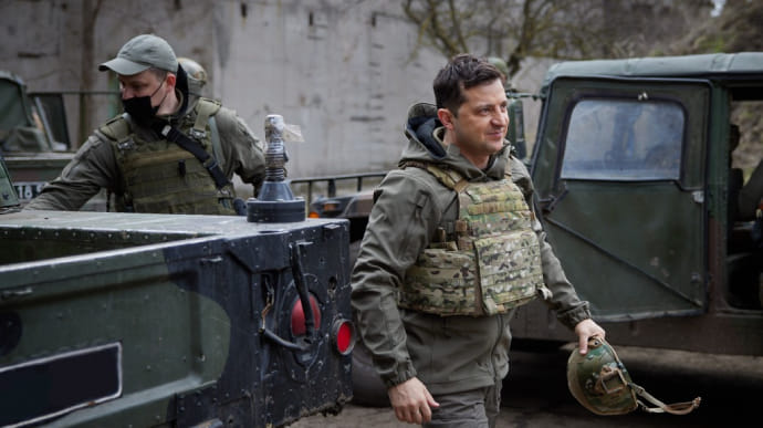 ukrpravda_news's tweet photo. Бомбардування цивільних було запланованим – Зеленський про документи та мапи полонених https://t.co/JgPL5EYDRC https://t.co/JQaLh7neaS