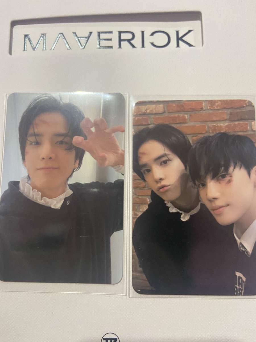 jaylverss's tweet photo. WTS 
Both for RM18 ><
-dm for pc cond 
-anything can ask me ^^
#pasartbz #pasartheboyz #pasarTBZ https://t.co/ezbcrNh7tA