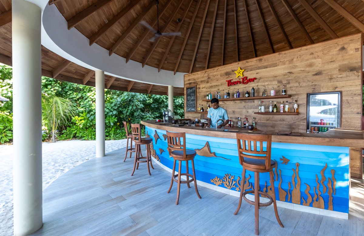 theislandchief's tweet photo. .@ReethiFaru has introduced specialty gin cocktails exclusively available at their west-side bar: Thari Bar 
https://t.co/k9gg0zL7qs https://t.co/6gpLHSEOyc