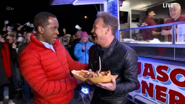 Here he is! Jason Donovan finally meets Jason Donervan in Bristol last night
bristolpost.co.uk/news/celebs-tv…