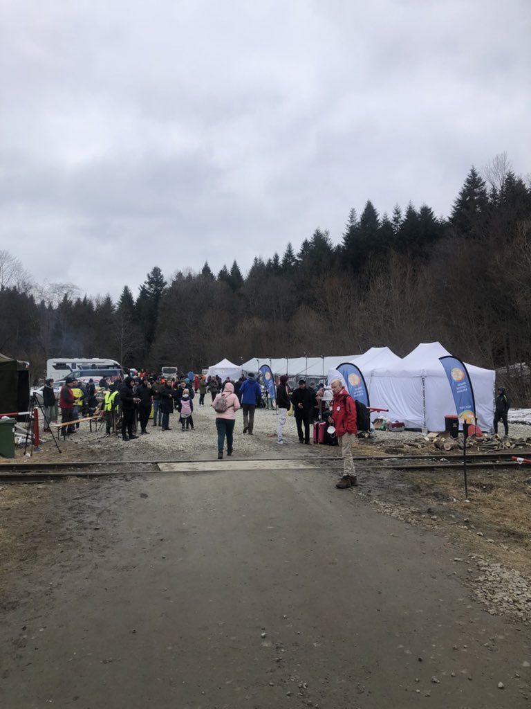 jaseman38's tweet image. Waiting at the border with Tommy for Svetlana &amp;amp; son. This is the most southern border crossing in Poland. @WCKitchen doing incredible work feeding people