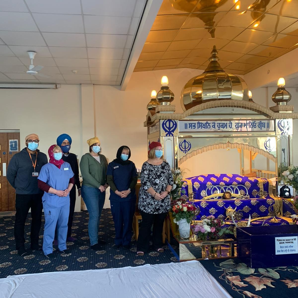 NHSBSWICB's tweet photo. Swindon’s Sikh temple recently hosted a Covid-19 vaccine clinic 💉 

43 vaccinations were given – 3 first doses, 8 second doses and 32 boosters 🙌

A huge thank you to everyone involved, including clinicians, administrators, outreach officers and representative from the Gurdwara. https://t.co/AMfaLmjaU7