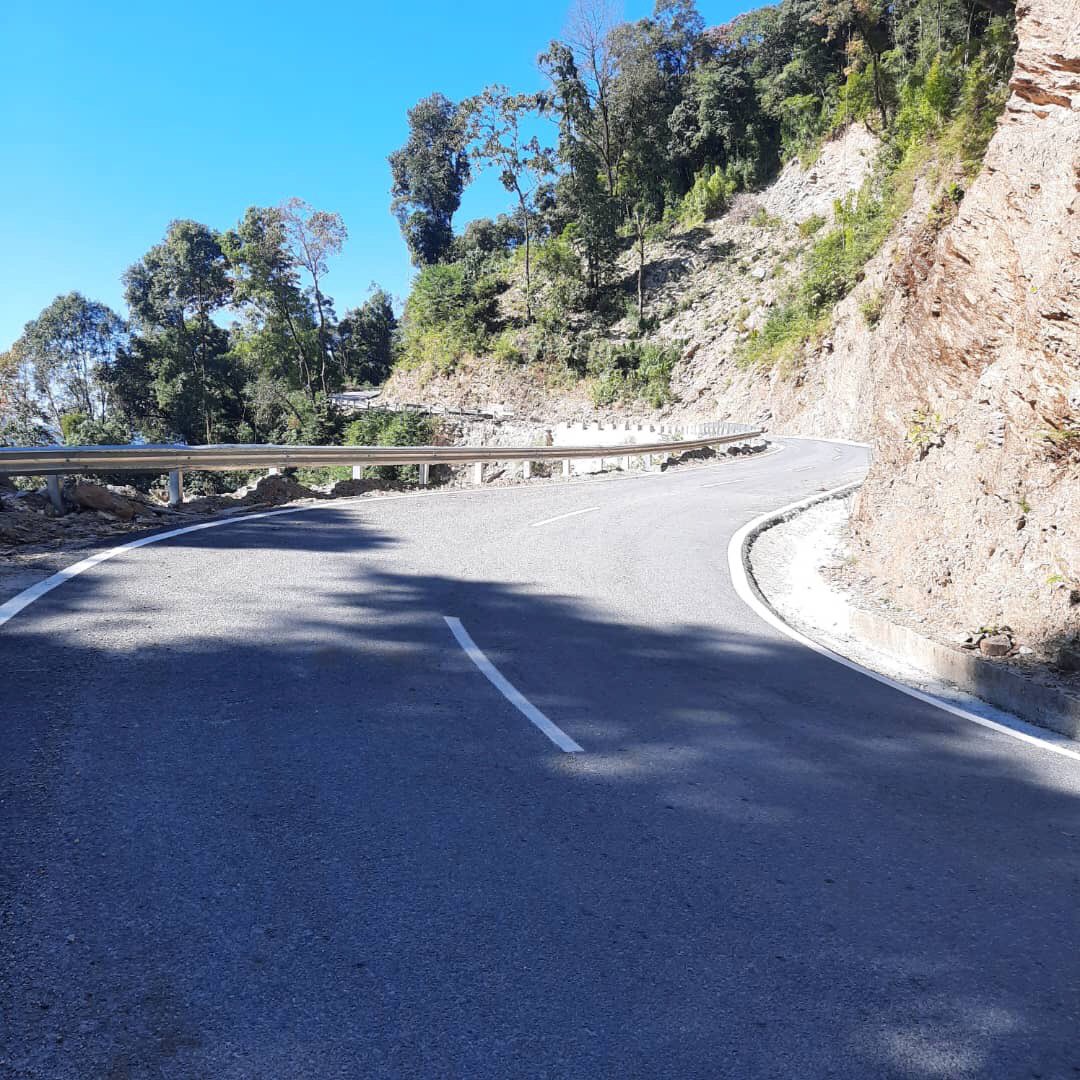 Indiainbhutan's tweet image. དགེ་ལེགས་ཕུ་དང་སྐྲོང་གསར་གྱི་བར་ནའི་འཁོར་ལམ་ ཀི་ལོ་མི་ཀྲར་ ༤.༢༢ འབད་མི་འདི་བཟོ་ཚར་ཡོདཔ།
རྒྱ་གར་གཞུང་གིས་ལས་འགུལ་འདི་ནང་ རྒྱབ་སྐྱོར་འབད་ནི་ཐོབ་མི་ལུ་སེམས་དགའ་ཡི།

#DevelopmentPartners 

@PMBhutan @FMBhutan @BhutanMoea @NamgayTsering