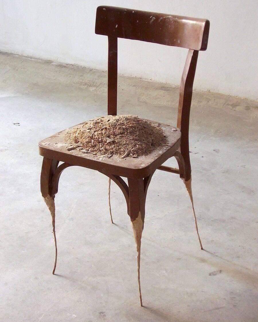 لا تنحت من روحك ونفسك وطاقتك من أجل بشر، كي لا تصبح هش تسقط عند أول ضغطه عليك...