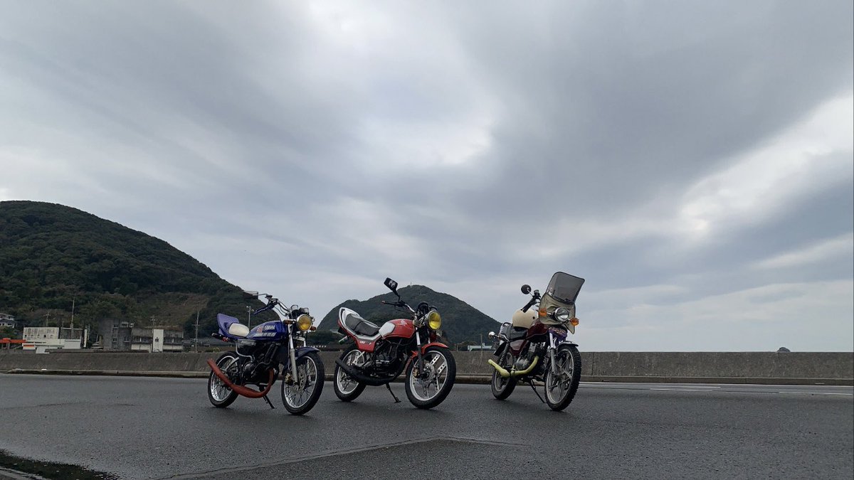 OO8JS2ORtKT6Rwz's tweet photo. 我ら白煙隊💨
#MBX50F #MBX50 #NS50F
#RZ50 #GN50E https://t.co/xJSOEoKxGj