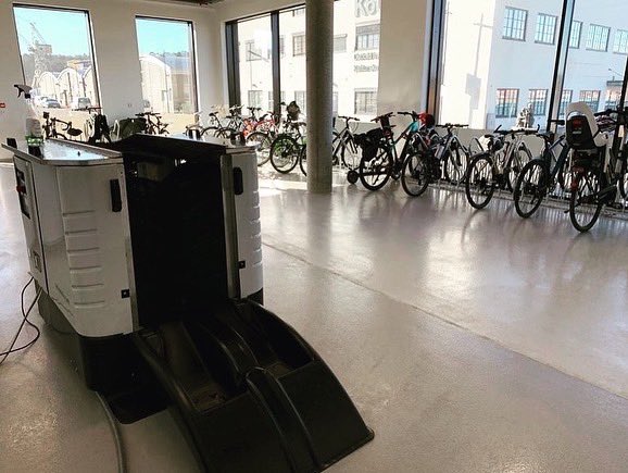 cyclewash's tweet photo. #FutureMobility #UrbanBikes #mtblove #ridemoremtb  #downhill #freeridemtb #bikestable #roadcycling #roadbike #mountainbike #mtb #cyclewash #bike #cycling #cyclocross #bikelife #cx #cycling #carwash #waschstraße #madeingermany #autowäsche #excla.Motion #nayax #norway #sweden https://t.co/PtNfLI3gea
