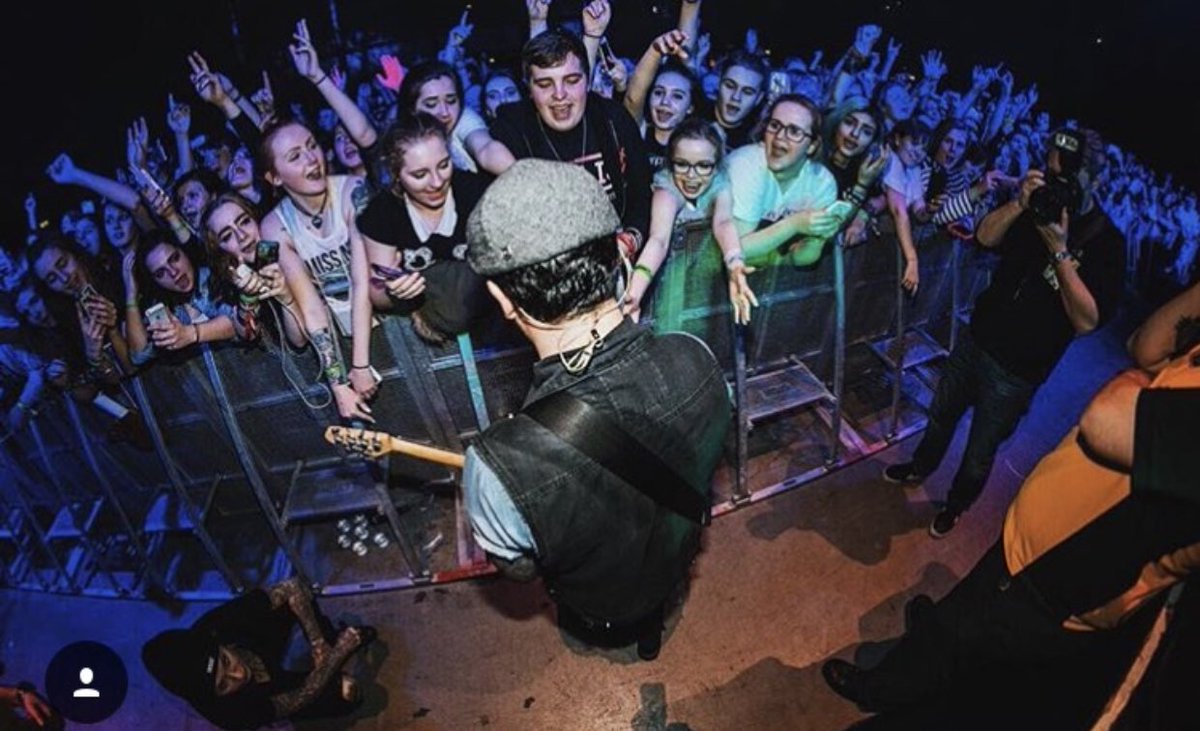 i cannot believe it’s been 6 years since i saw sws in london :’) it was my first time traveling abroad for a gig and i had the best time. miss u <a href="/SWStheband/">Sleeping With Sirens</a> <3