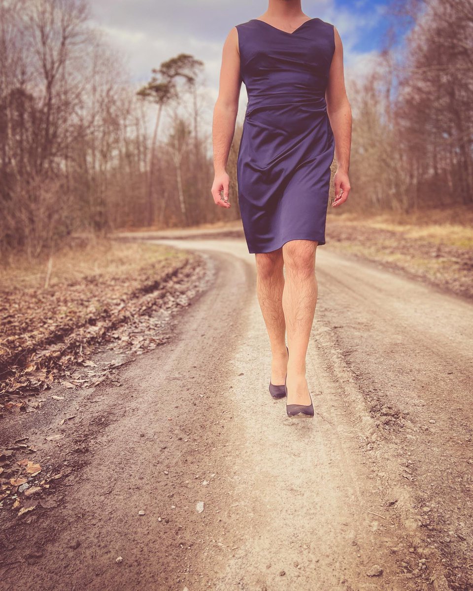 dermannimkleid's tweet photo. See my new Insta Post (https://t.co/rsEVdqpb8x). 
I bless you with some colors on your feed ❤️💛💙💚 … spring is coming 🌹

#spring #cocktaildress #meninheels #menwearheelstoo #maninheels #maninhighheels #heelsformen #clotheshavenogender https://t.co/WcCHZwoPiB