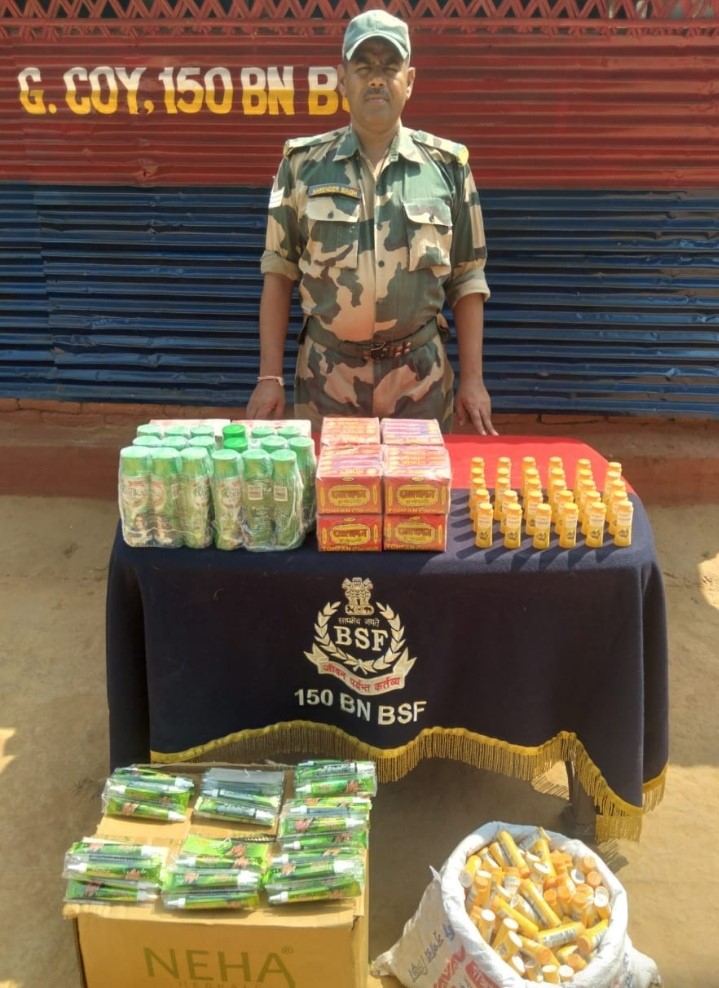 BSF_Tripura's tweet photo. #BSF #Tripura
Alert #Praharis seized #Ganja #Phensedyl & Contraband items & rescued 10 #Cattles having total seizure value of ₹11,03,380/- Also seized 55,000/- BD Taka in the intervening night of 05/06 March 2022, 05 Indian nationals were also apprehended.
#FirstLineOfDefense https://t.co/koLrS6Izy6