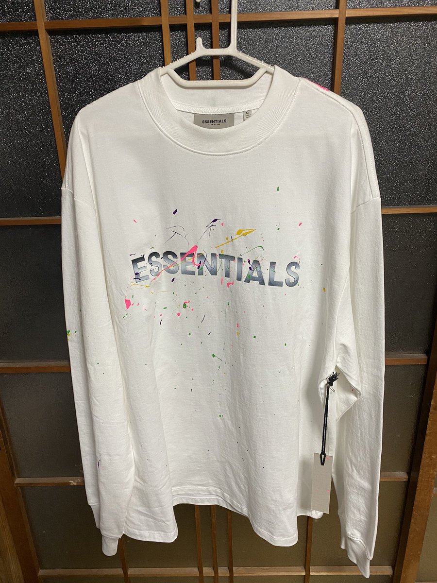 t_mh21's tweet photo. オリジナルペイント加工された世界に1着のESSENTIALSのロンT ゲット✌️
高かったけどいい買い��した☺️ https://t.co/SSjh2wVLrp
