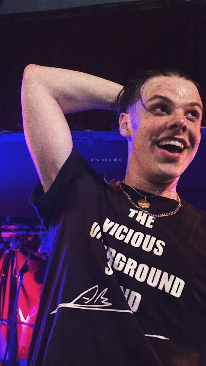 doms gig in dublin three years ago will forever be one of my fav yb gigs. the people i went with, doms energy, no barricade, stage invasion, almost getting kicked by dom all the time - i’d do anything to relive this day 🖤