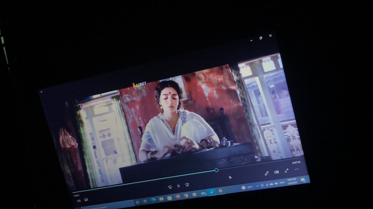 muhammadali4800's tweet photo. @aliaa08 loved loved the movie and you’re killing each and every scene. Love from Pakistan 🇵🇰 https://t.co/9OR7TJIwUt