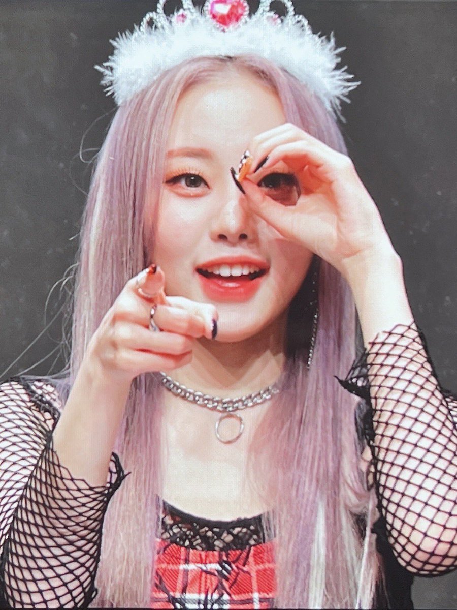 reese_ksy's tweet photo. 220306 💙💜💙💜
#김수연 #션 #SHEON #ション 
#BILLLIE #빌리 #ビリー https://t.co/d29uzm83Cj