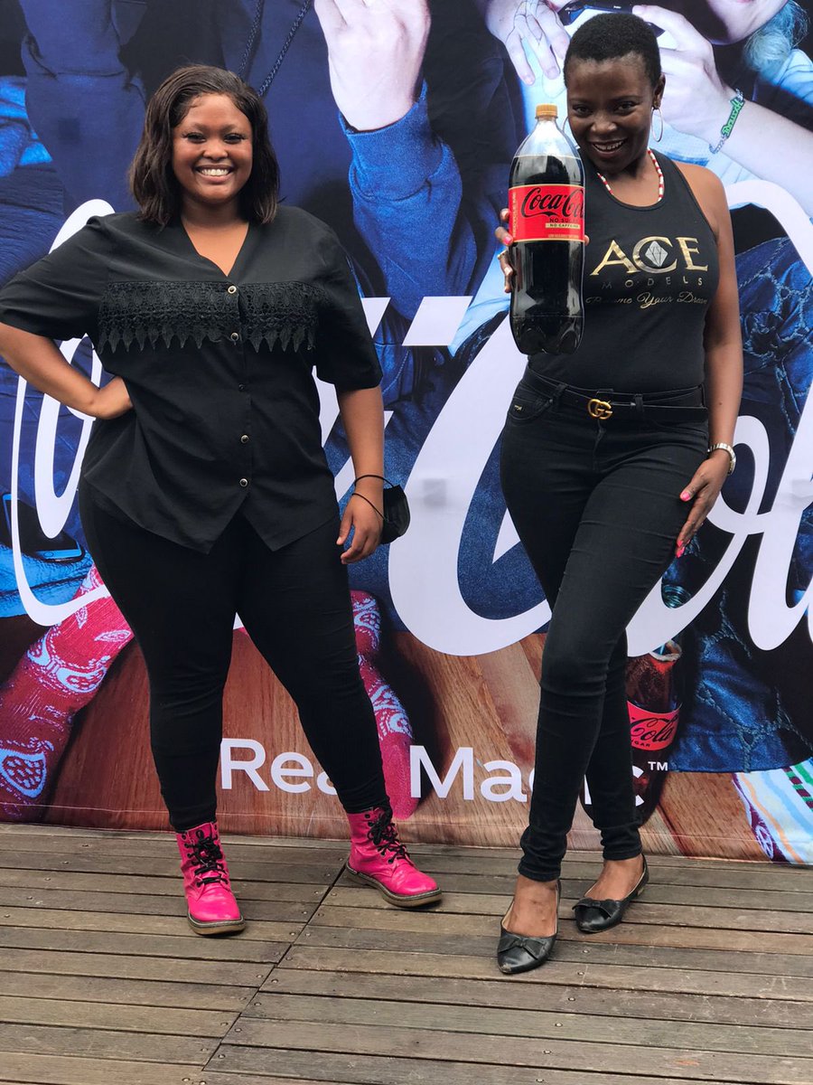 HaveWingsSA's tweet photo. Buy a Combo and get a complimentary 2ltr @CocaCola @HaveWingsSA this weekend
#HaveWings x Coke π₯π₯€π https://t.co/RnFryT12sk