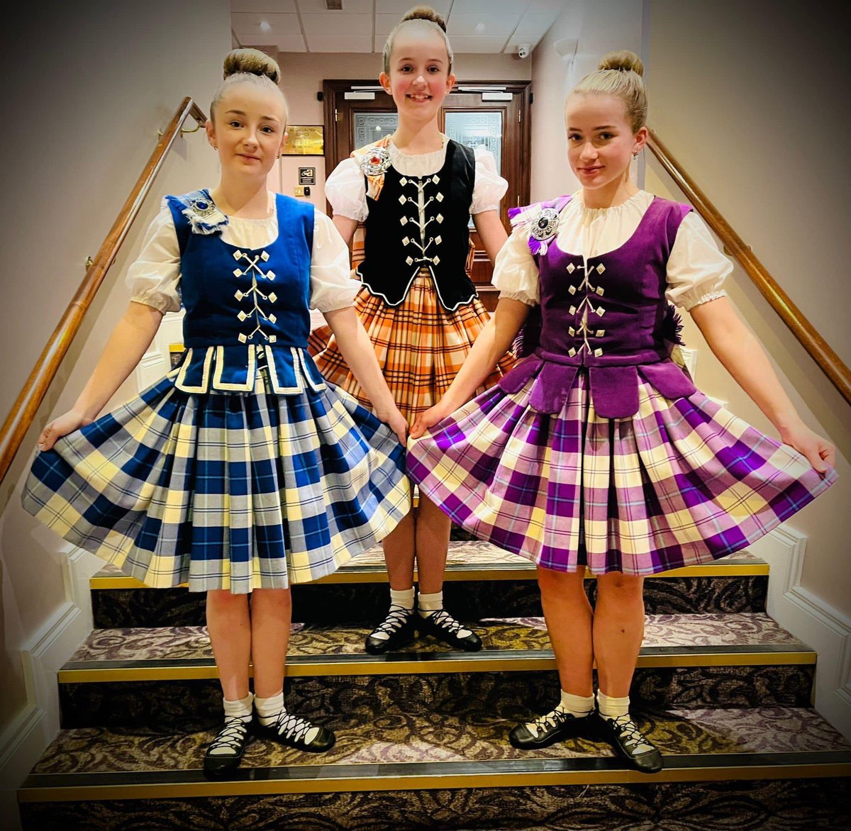SchombergSoc's tweet photo. Thanks to three of our senior #Kirknarra Dancers for their performance on Thursday evening at a Conference in the Canal Court Hotel, Newry. 

The girls were especially invited to perform their popular choreographed ‘Keep the Homefires Burning’ dance!

#UlsterScots https://t.co/Y1Q82VCTHg