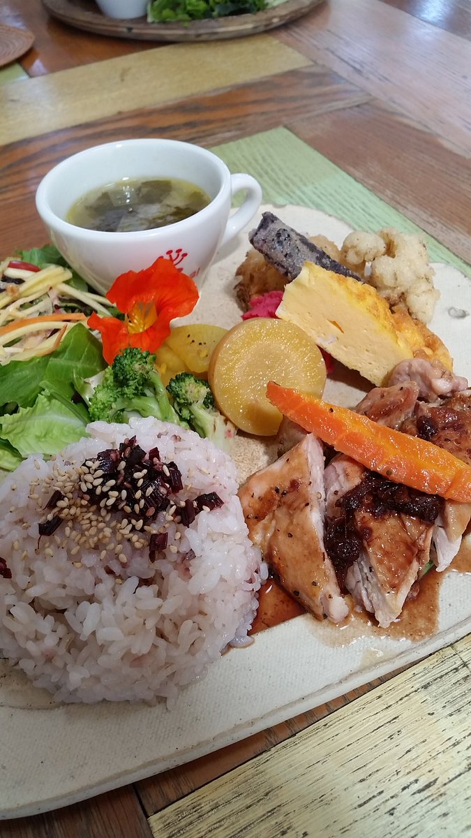 LaLatamaki65's tweet photo. なごアグリパークにて。
カフェランチ。
#cookhal https://t.co/Xg17WJV5YI