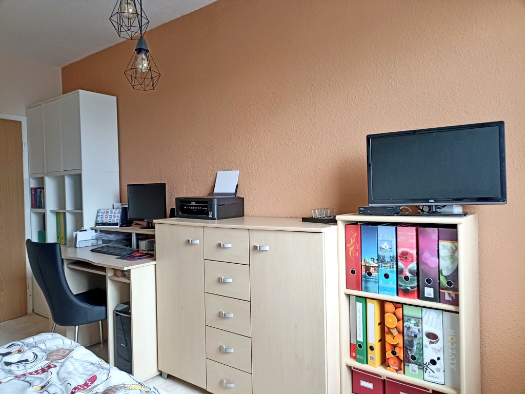 YukiRekishi's tweet photo. Geschafft 🥳🥳🥳 - meine neue Schlaf-Oase ist vollendet ❤️✨. Alle Möbel stehen an ihrem Platz. Beim Kleiderschrank fehlt noch eine kleine Spiegeltür (schwer lieferbar🙈). Freue mich sehr über den neuen Stauraum für Manga & Bücher 😍💖 Bin super Happy 😁
#MakeYourHomeBeautiful https://t.co/at6FPIQxLi