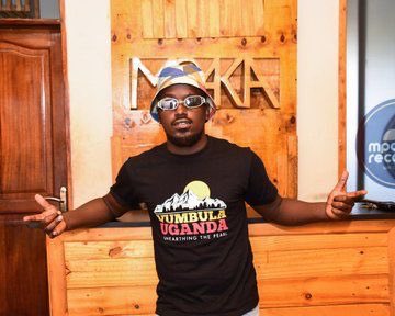 NakaayiMariana's tweet photo. We are counting down to #VumbulaUgandaFestival happening on 19-20th March,each person is paying 50k for the 2 days so come explore as u get entertained @Vumbula_Uganda @DemoRileyUg @nbstv @nextradio_ug https://t.co/CfFE1sMQfT