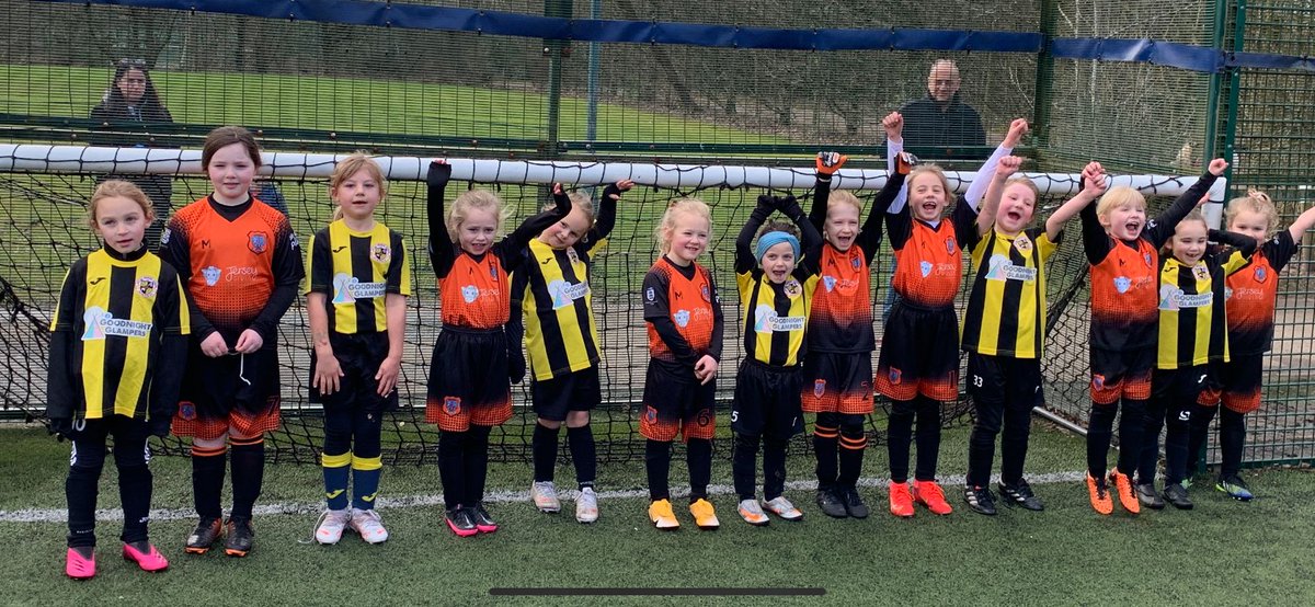 OfficialBBDFL's tweet photo. Wonderful pictures from our U7s girls matches between @BridgeJFCGirls @mossbankjfc @ABridgeGirls and @westburygirls all playing with smiles on their faces at @ArenaFootball_ this morning

#thesegirlscan #HerGameToo https://t.co/YHNZtxiL43