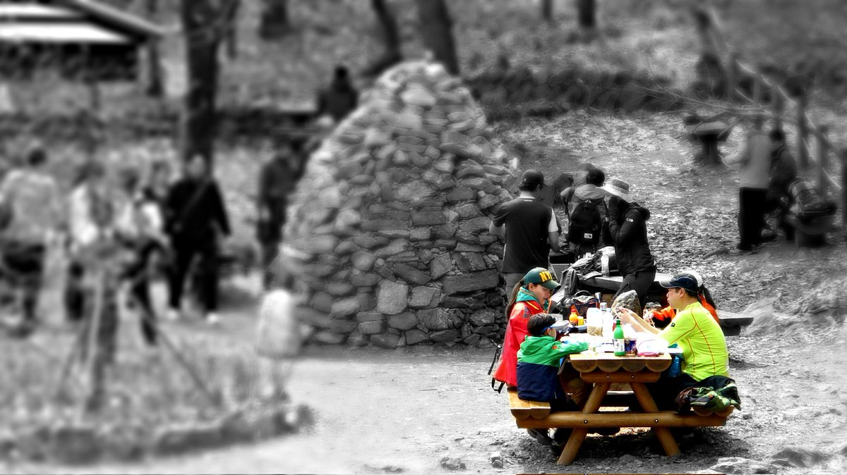 Stevenh19963116's tweet photo. Splash of Color
#streetphotography #streetscene #streetview #splash #colorsplash #vibrantcolors #photography #photog #PicOfTheDay https://t.co/6ZGIOtIT7V
