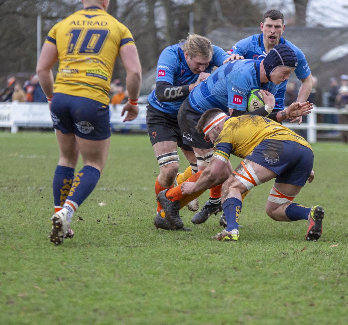 13Hilton1's tweet photo. Photos on Flickr @cantrugby v @HenleyHawks Not our day, great CRFC travelling support as always 🙌🏉
Lost 10-12 in a close fought match🦊🏉
#4DH5 CRFC players paid tribute with orange socks.
@Nat2RugbySouth 
#OneClub #Foxes #Nat2s https://t.co/vW9UKDTxEf