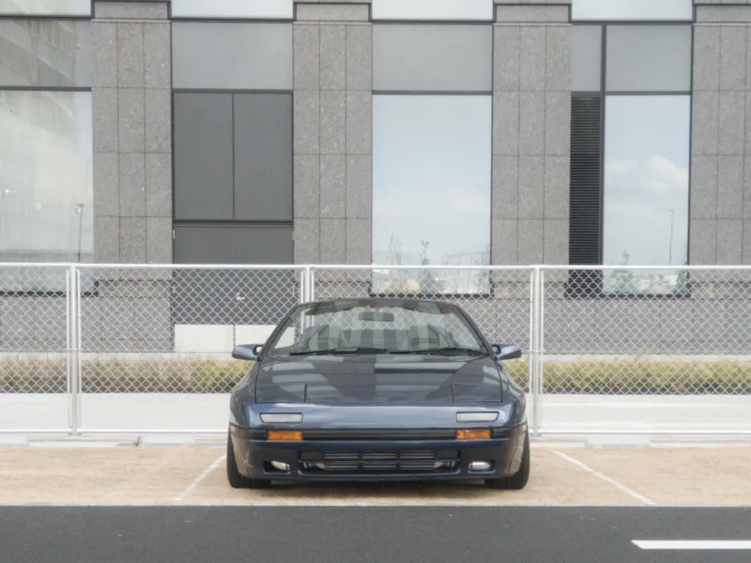 yucci_SENSE's tweet photo. 広くて空いてて車高短に優しい駐車場だった☺
#FC3S #FC3C #fcvert #yuccifc https://t.co/eV1FLdLQm6